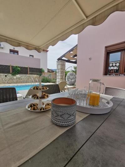 Image No.3-3 Bed Villa for sale