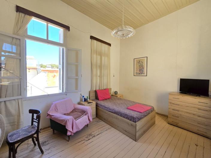 Image No.19-4 Bed House for sale