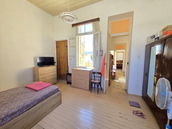 Image No.20-4 Bed House for sale