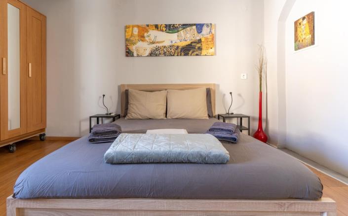 Image No.10-3 Bed House for sale