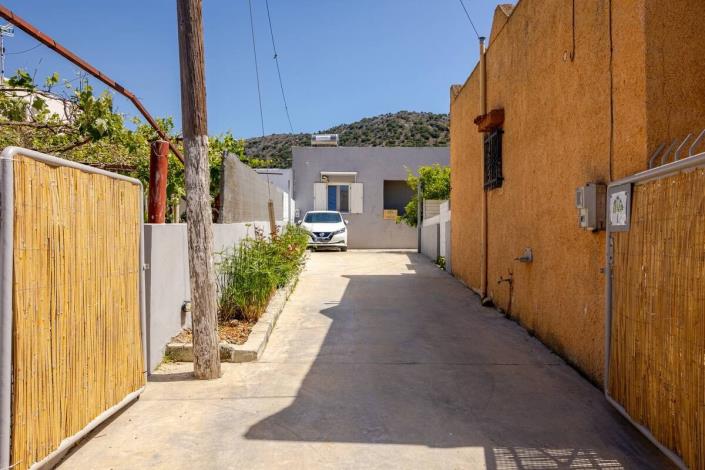 Image No.11-3 Bed House for sale