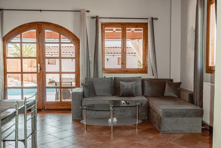 Image No.7-Villa de 2 chambres à vendre à Roumali