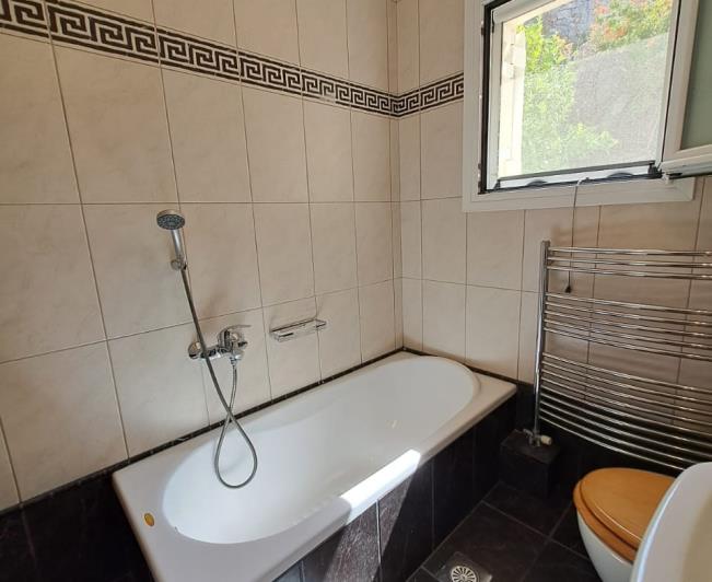 Image No.33-2 Bed Villa for sale