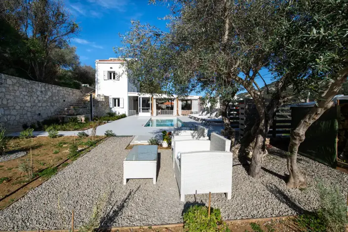 Image No.37-2 Bed Villa for sale