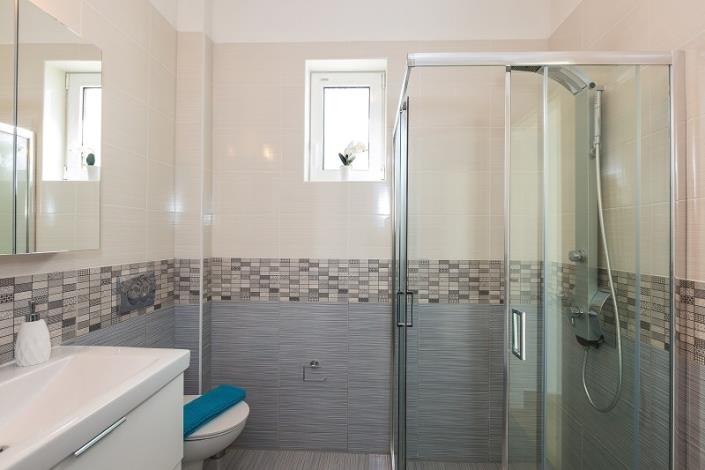 Image No.8-3 Bed House for sale