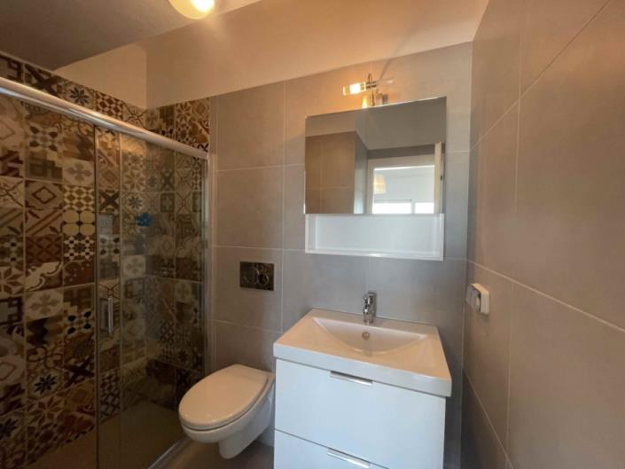 Image No.14-2 Bed House for sale