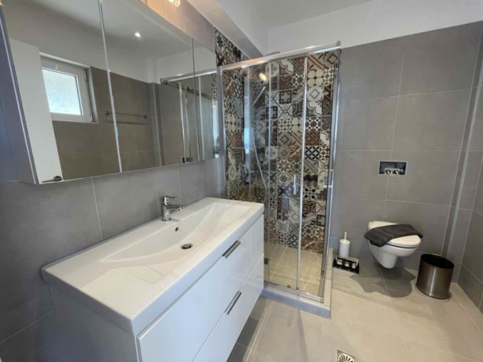 Image No.15-2 Bed House for sale