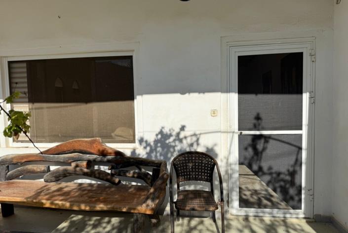 Image No.13-2 Bed House for sale