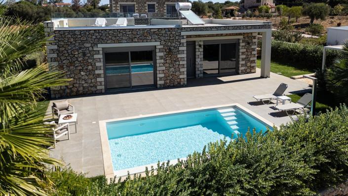 Image No.2-2 Bed Villa for sale