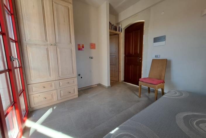 Image No.40-2 Bed House for sale