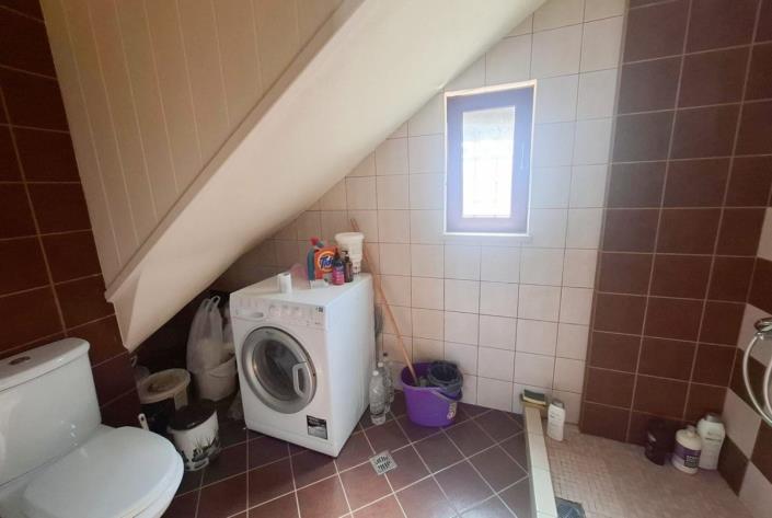 Image No.12-2 Bed House for sale