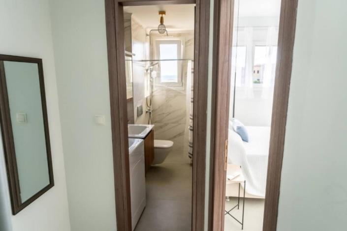 Image No.13-2 Bed House for sale