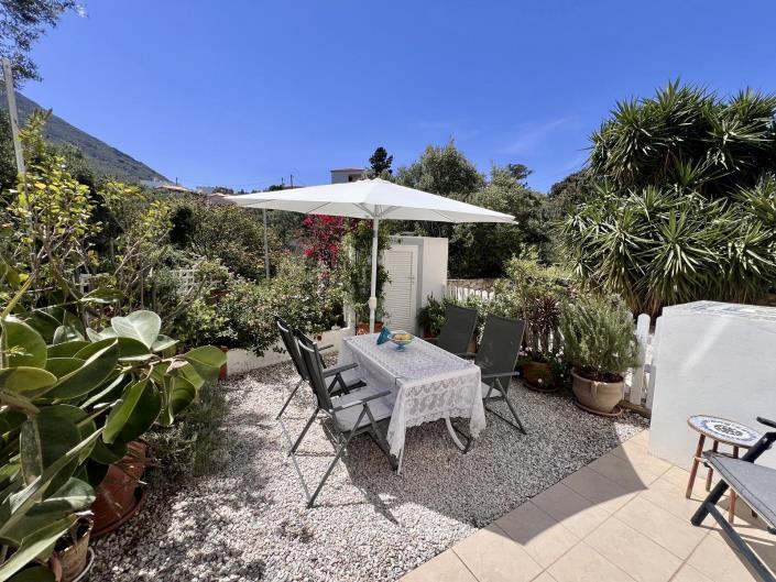 Image No.8-2 Bed House for sale