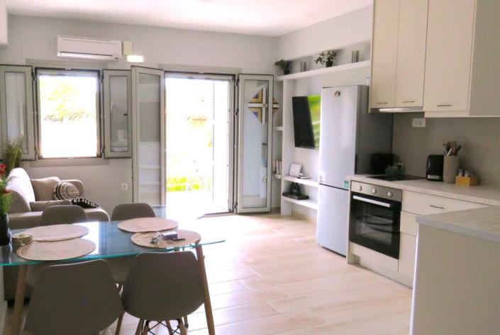 Image No.9-1 Bed House for sale