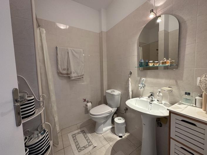 Image No.10-2 Bed House for sale
