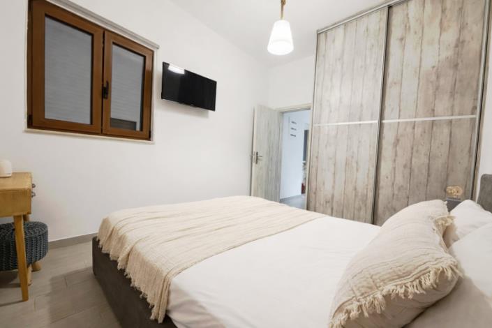 Image No.6-2 Bed House for sale