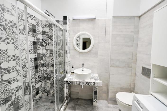 Image No.9-2 Bed House for sale