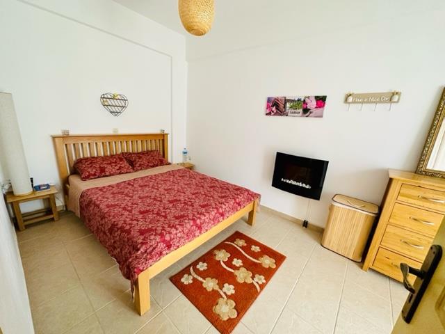 Image No.9-2 Bed House for sale
