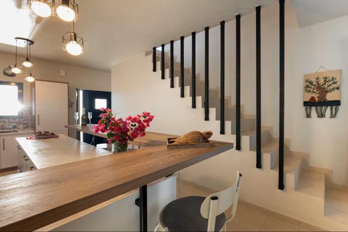 Image No.8-3 Bed House for sale