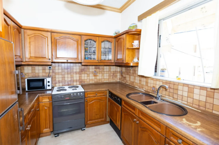 Image No.5-3 Bed House for sale