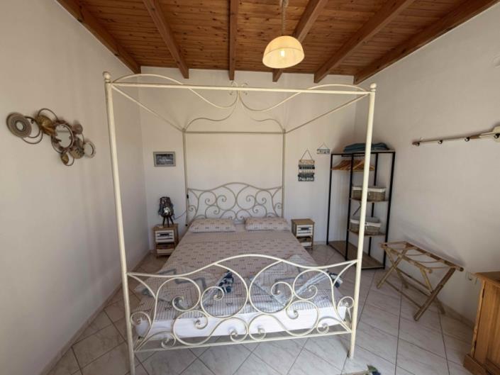 Image No.8-2 Bed House for sale
