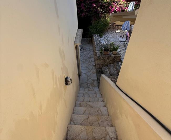 Image No.32-2 Bed House for sale