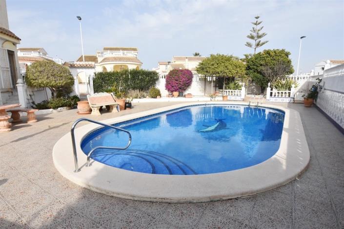 Image No.1-3 Bed Villa for sale