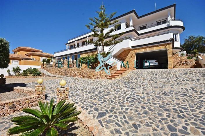 Image No.1-Villa de 5 chambres à vendre à Isla Plana
