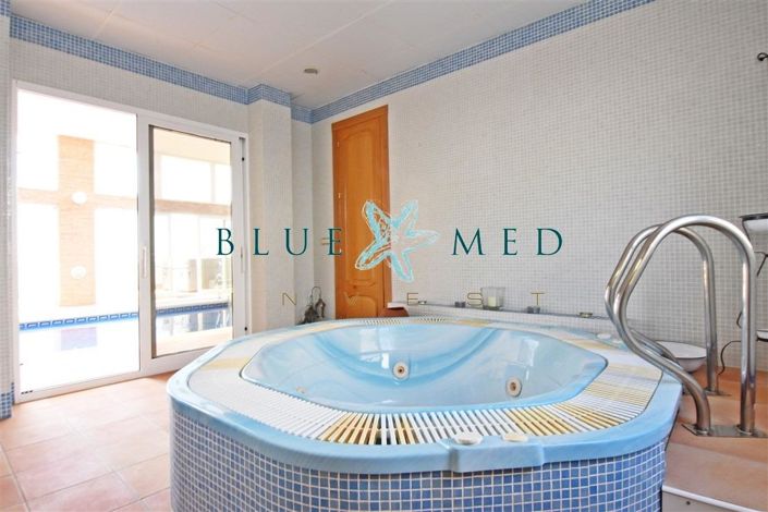 Image No.9-5 Bed Villa for sale