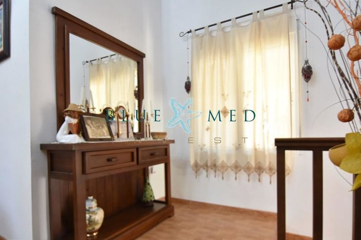 Image No.10-4 Bed Country House for sale