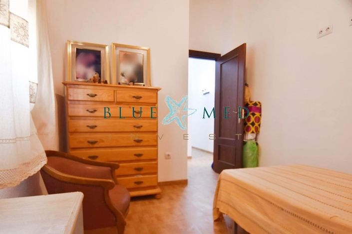 Image No.17-4 Bed Country House for sale