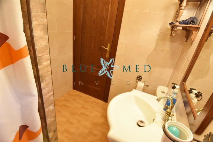 Image No.19-4 Bed Country House for sale