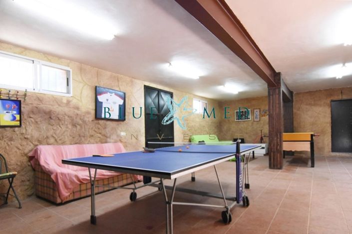 Image No.2-4 Bed Country House for sale