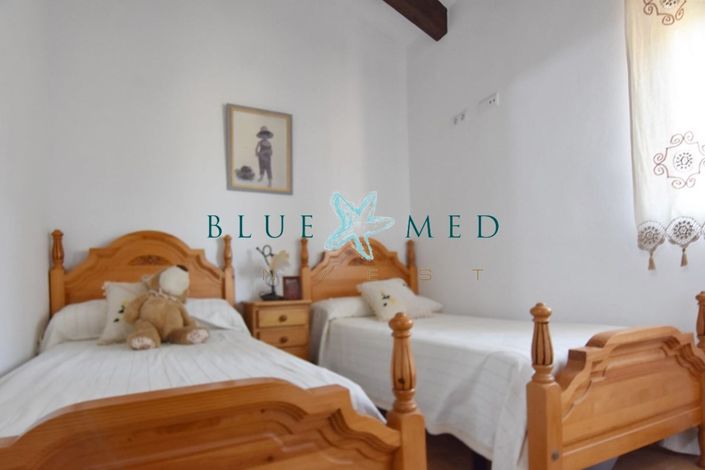 Image No.21-4 Bed Country House for sale