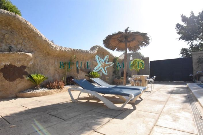 Image No.23-4 Bed Country House for sale