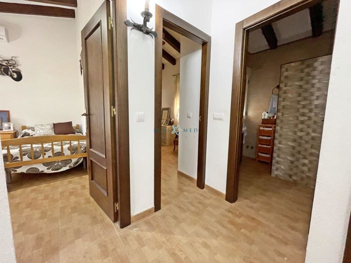 Image No.33-4 Bed Country House for sale