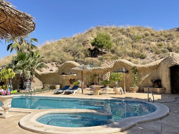 Image No.34-4 Bed Country House for sale