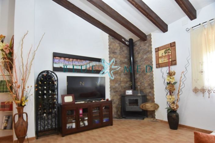 Image No.8-4 Bed Country House for sale