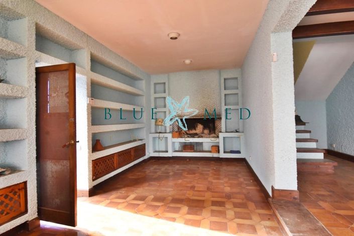 Image No.3-7 Bed Villa for sale