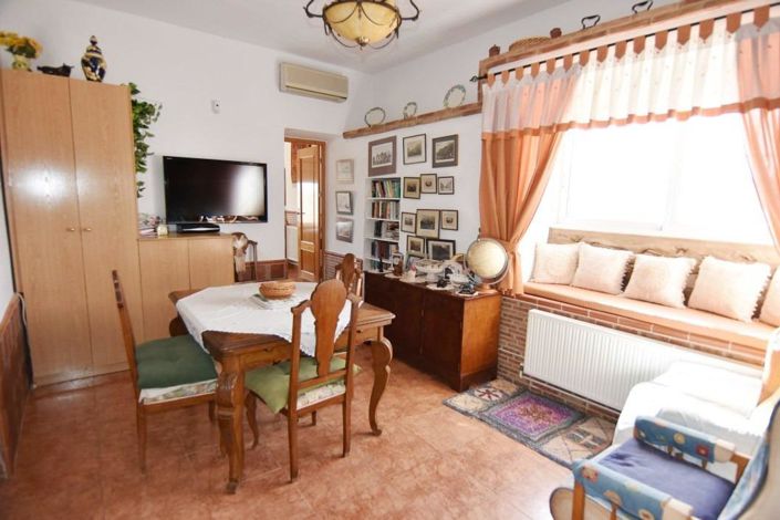 Image No.30-4 Bed Country House for sale