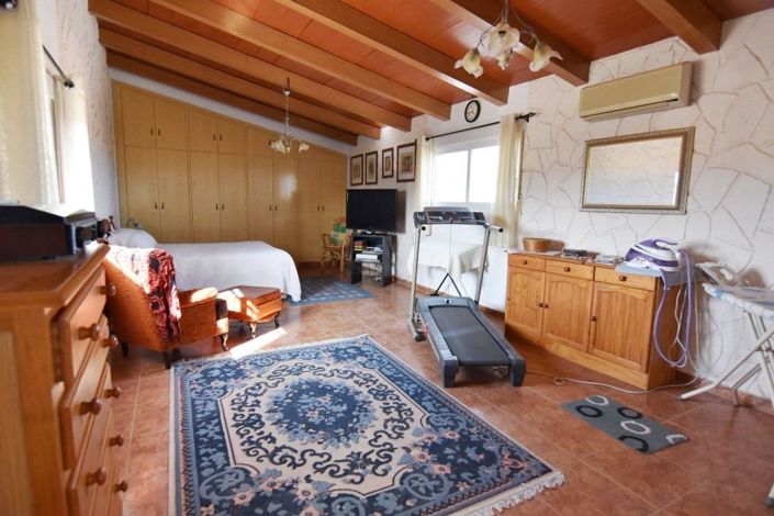 Image No.40-4 Bed Country House for sale