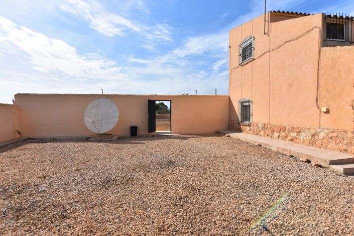 Image No.6-4 Bed Country House for sale