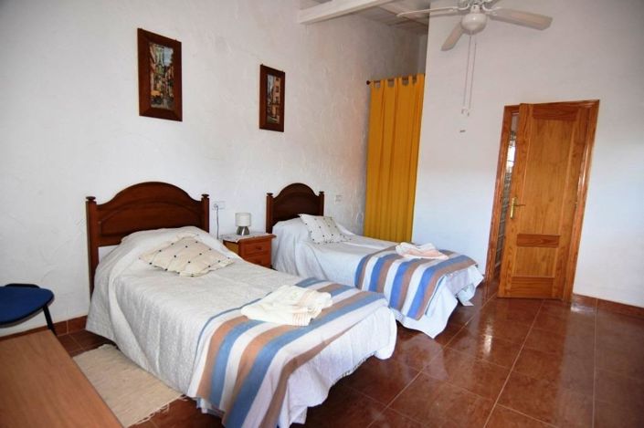 Image No.14-7 Bed Country House for sale