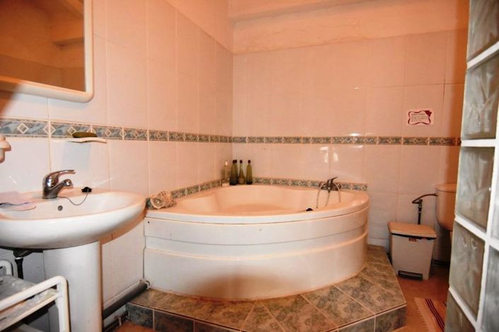 Image No.23-7 Bed Country House for sale