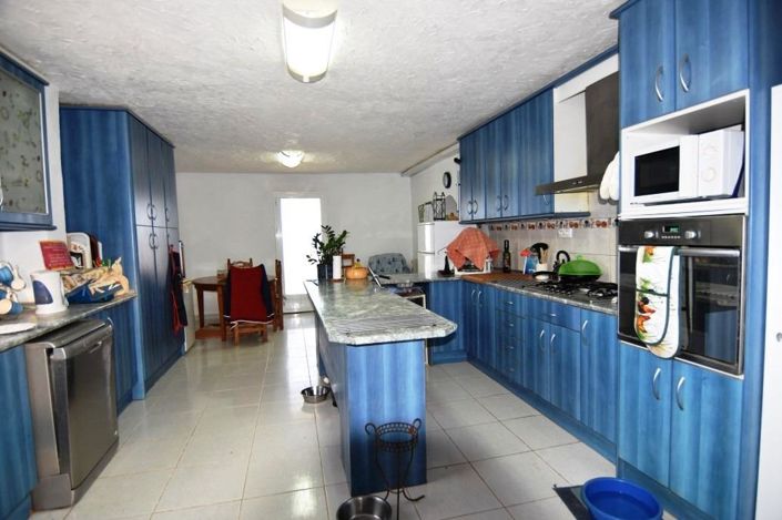 Image No.8-7 Bed Country House for sale