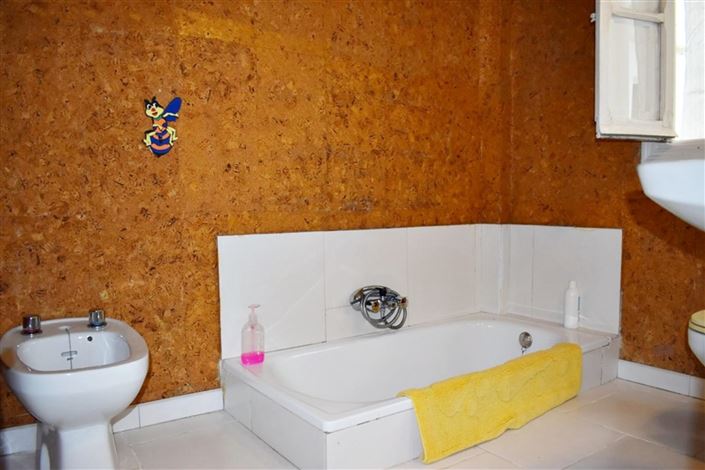 Image No.19-4 Bed Property for sale