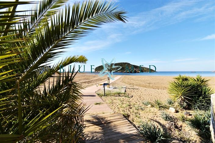 Image No.30-4 Bed Property for sale