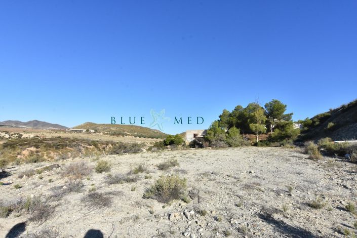 Image No.37-3 Bed Country House for sale