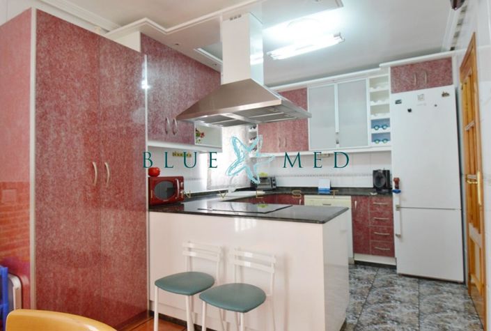 Image No.11-4 Bed Property for sale