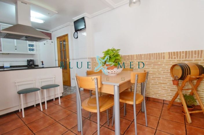 Image No.12-4 Bed Property for sale